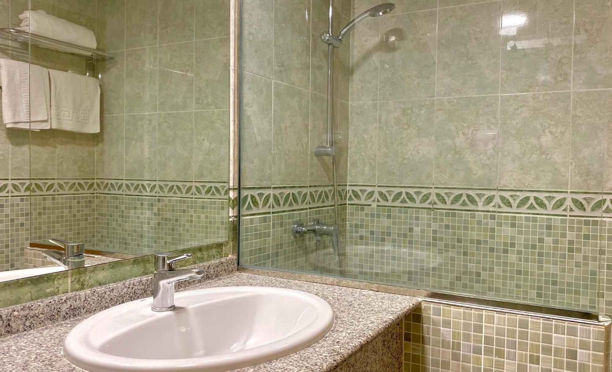 1 Bedroom With Airconditioning And Bath - Max 4 Guests Benidorm